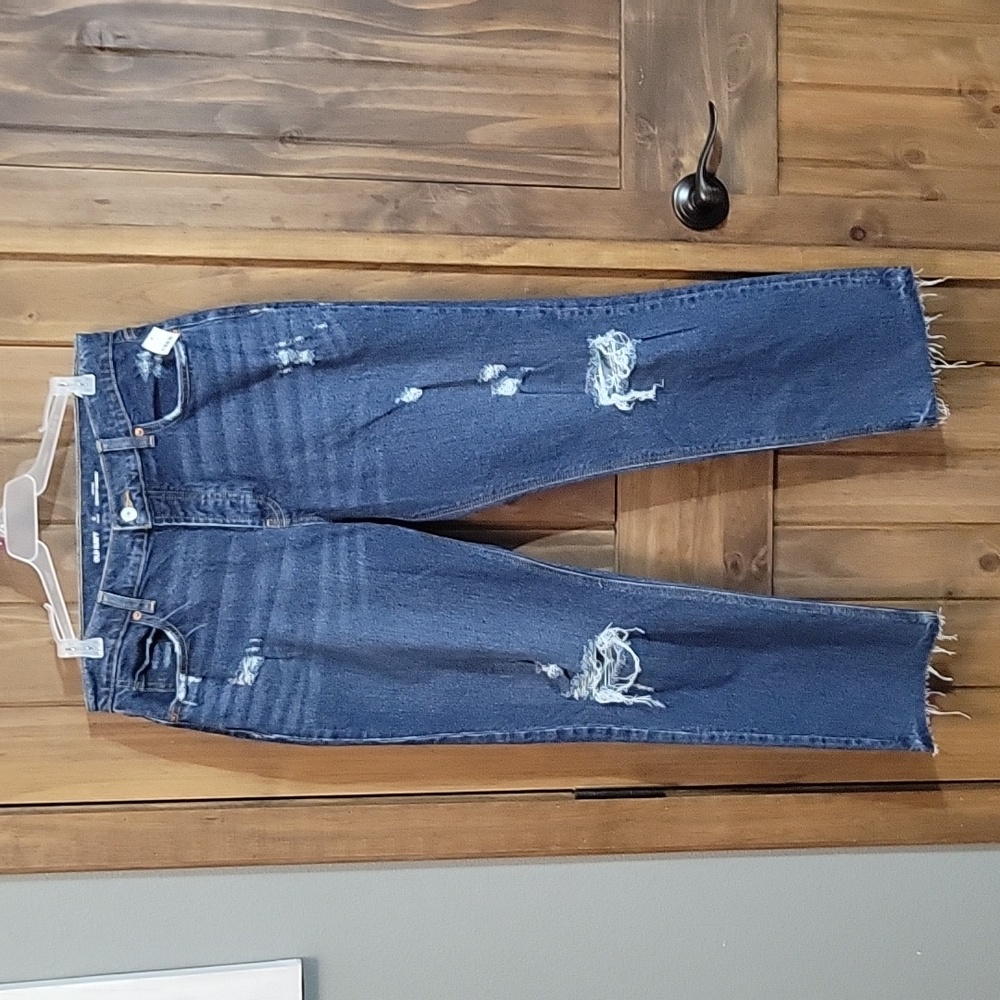 NWT Old Navy Distressed Jeans